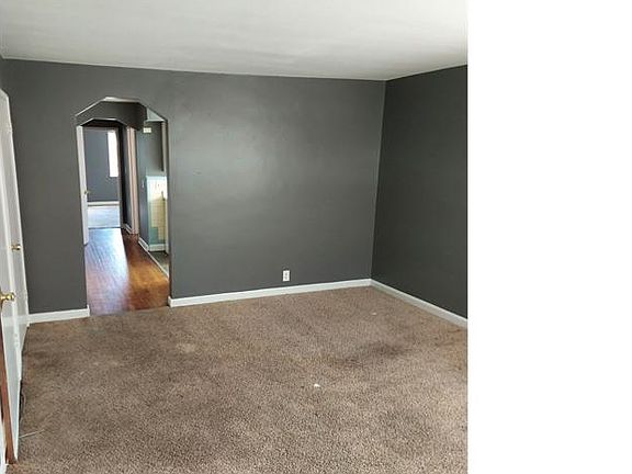 3rd image of 846 Delehanty Ct APT 2