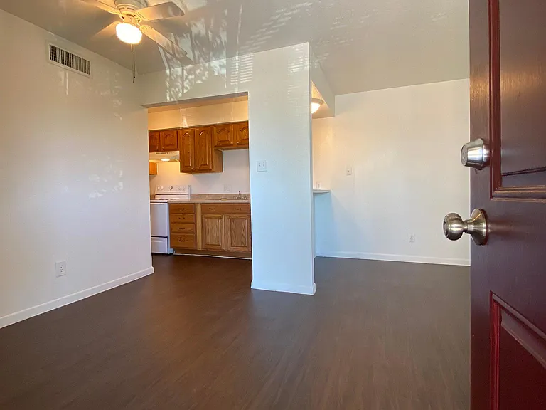 Pine Ridge Apartments — Photo 29