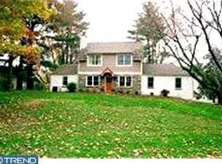 812 Mansion Dr, Huntingdon Valley, PA 19006