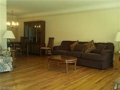 5th image of 145 E Hillsdale Ave