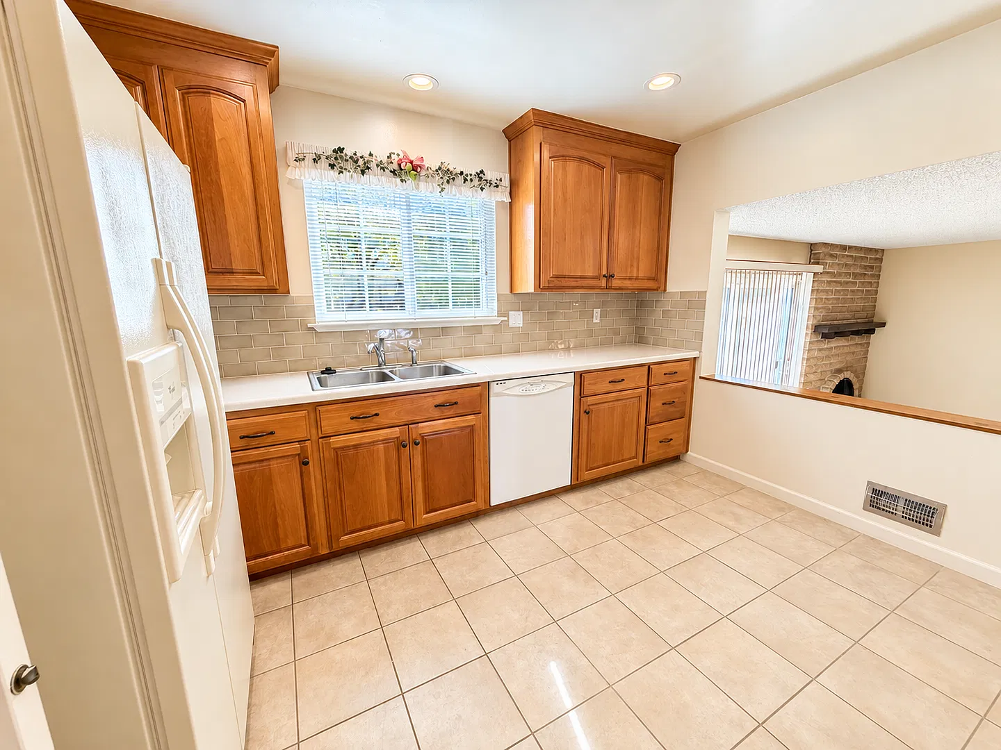 Beautiful 4 bed and 3-bathroom Fremont Home for Rent Prime Location — Photo 4