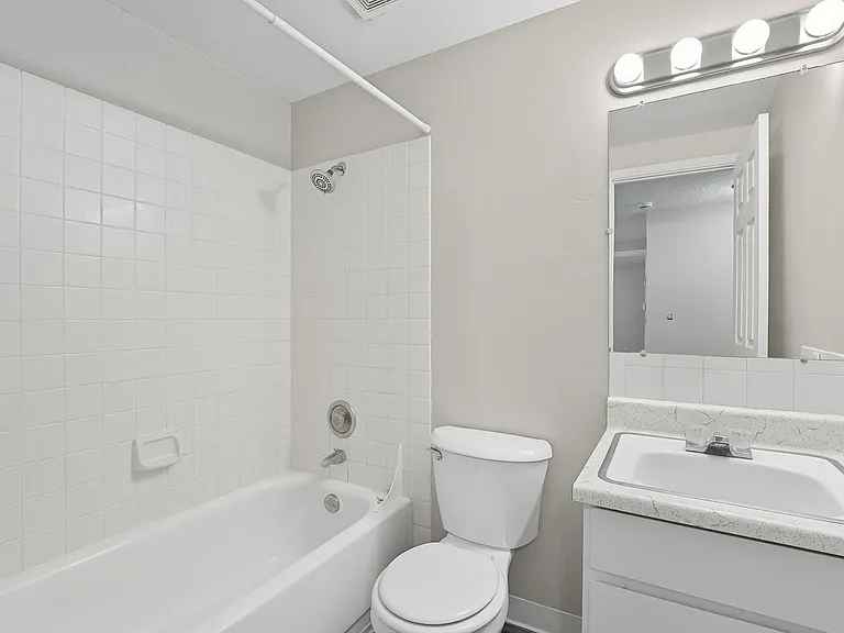 Eagles Landing Apartments — Photo 47