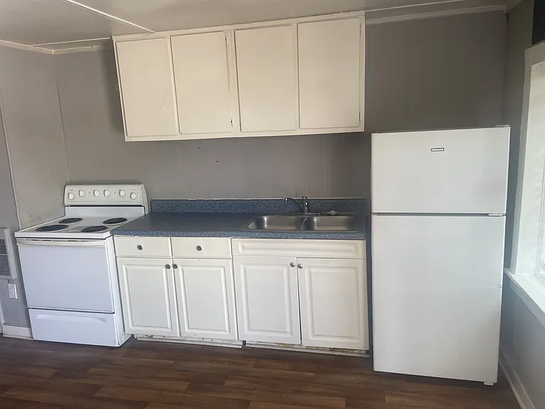 4 Marler St #B — Photo 6