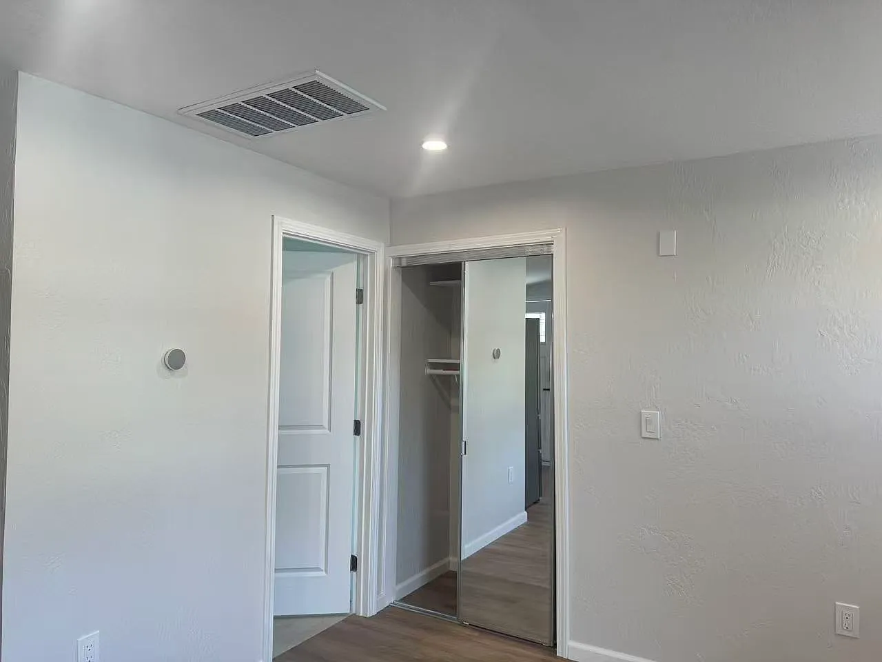 Studio, 300 sqft, $22,000 — Photo 4