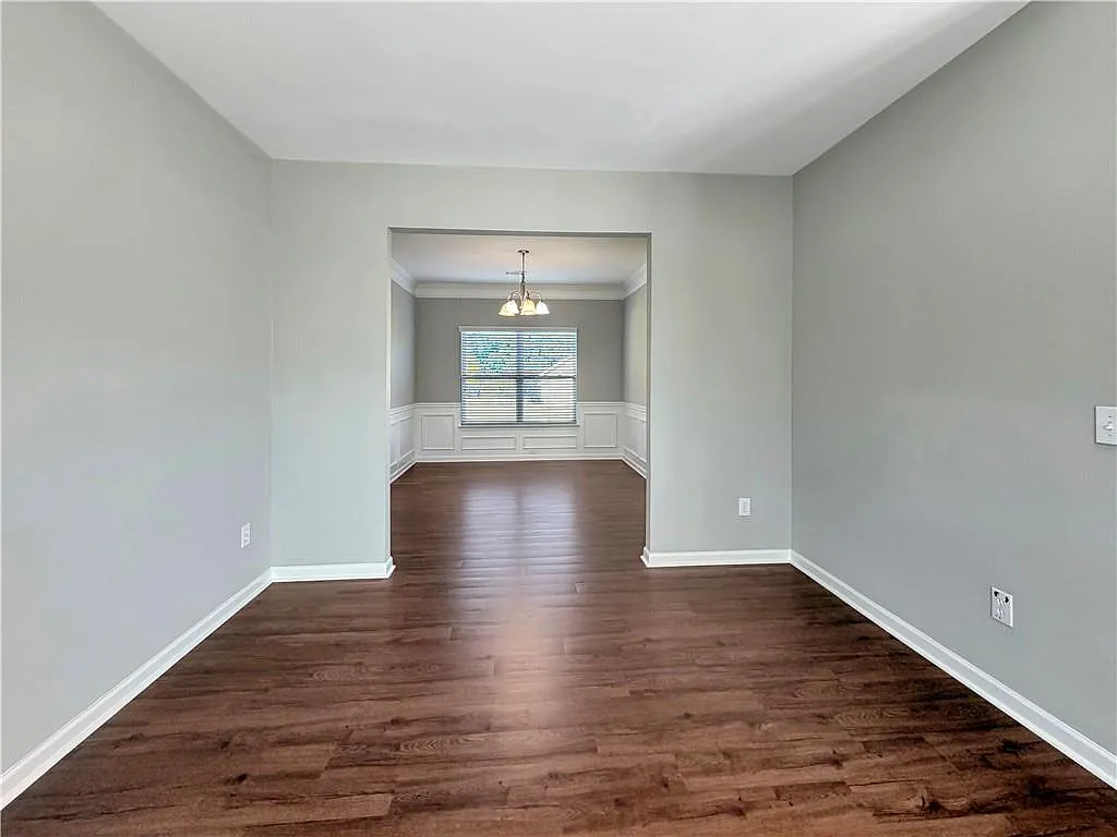 4 bed, 2.5 bath, 2410 sqft, $2,600 — Photo 4