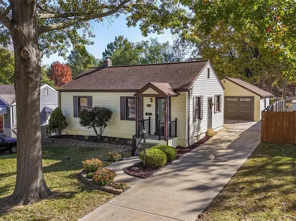 2760 Hawson Dr, Saint Louis, MO 63125