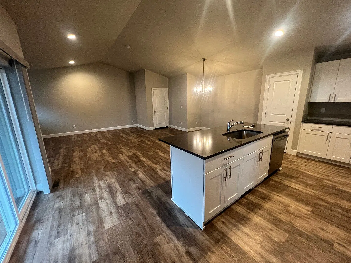 Spectacular views from this newer Redmond home! — Photo 3