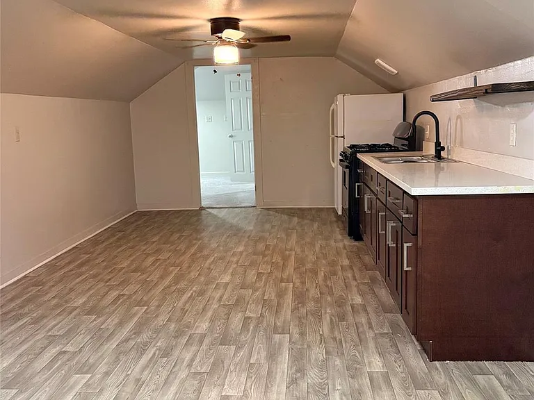 118 N Hagerman St — Photo 2