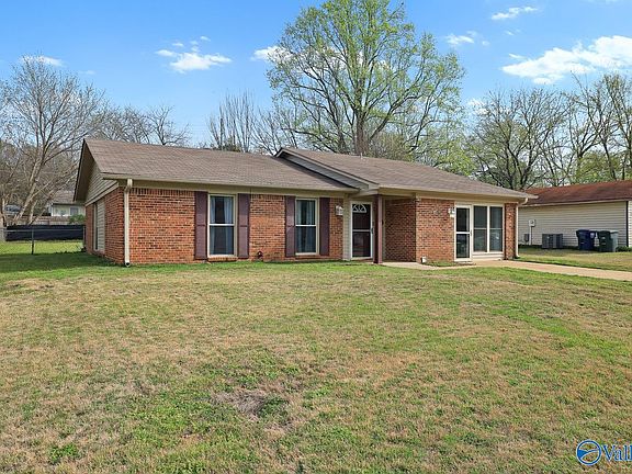 2nd image of 915 Danmann Cir SE