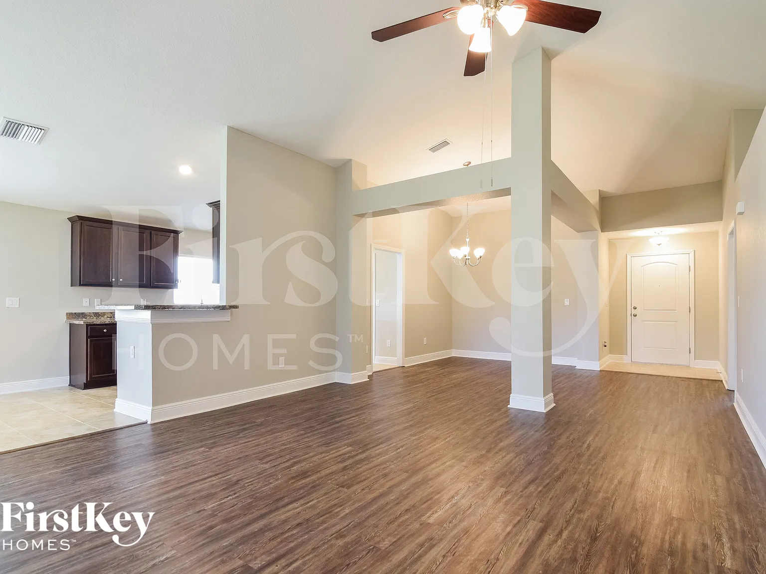 3 bed, 2.0 bath, 1978 sqft, $2,465 — Photo 4
