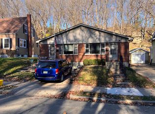 897 W Locust St, Dubuque, IA 52001