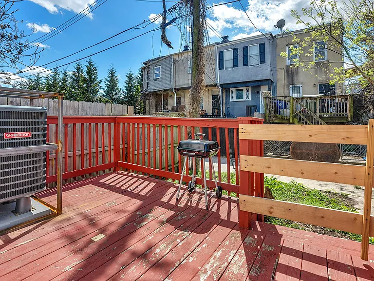 1562 N Woodyear St — Photo 19