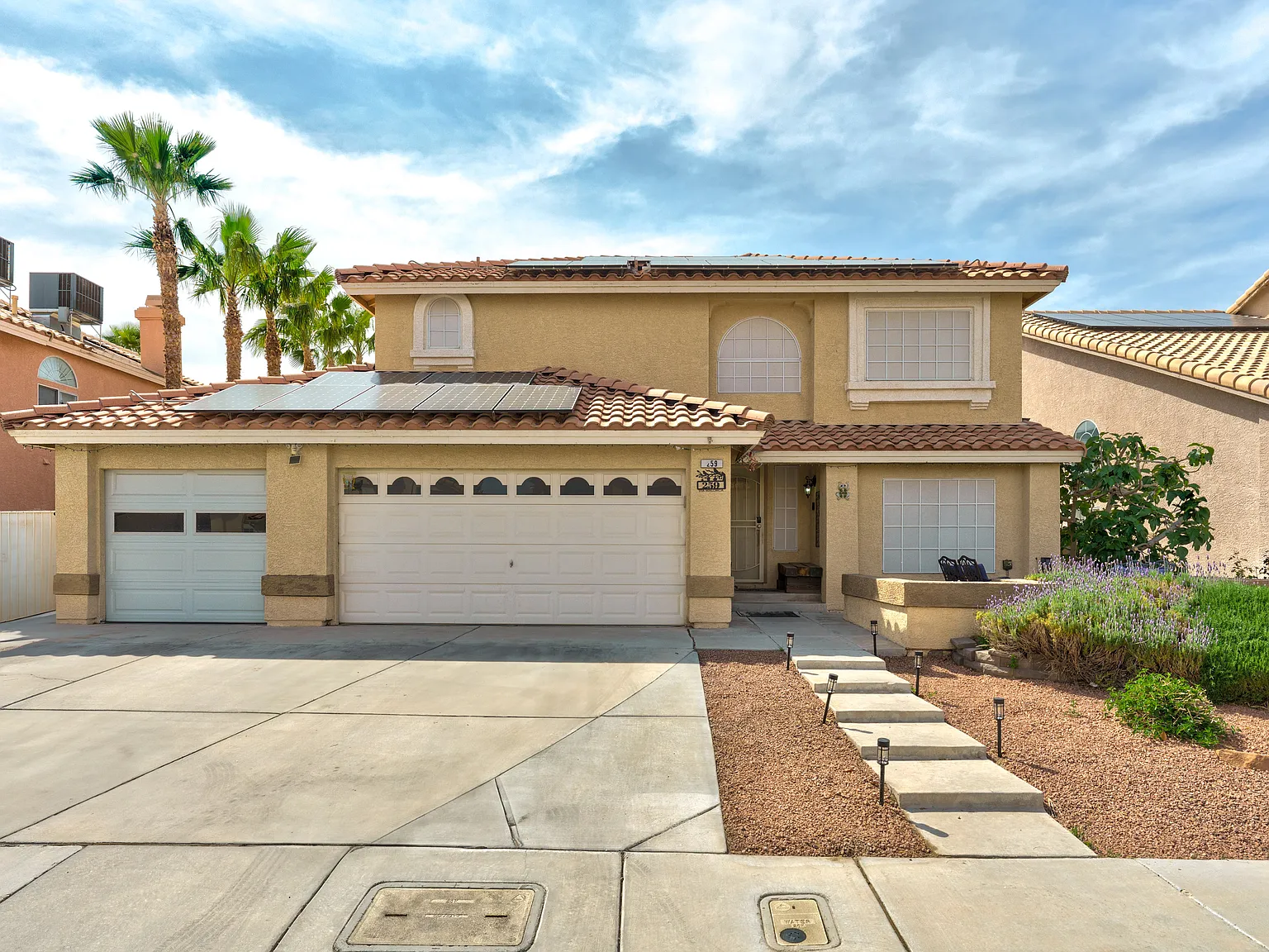 4 bed, $4,800 — Photo 1