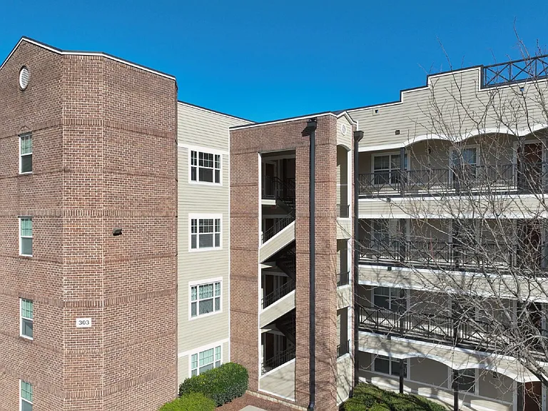 303 Criddle St #406 — Photo 32