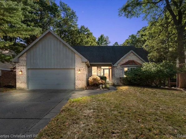 6835 High Ridge Rd, West Bloomfield, MI 48324