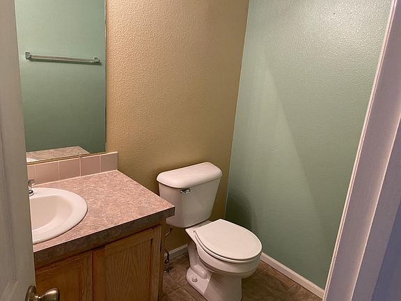 5th image of 1041 Meadow Ln