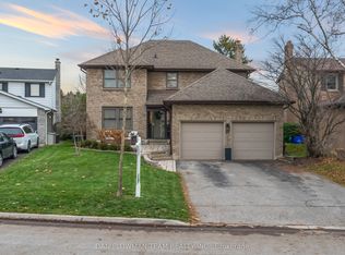 21 Woodlawn Ct, Whitby, ON L1N6R4