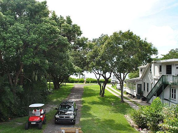 2nd image of 5 Bayshore Dr