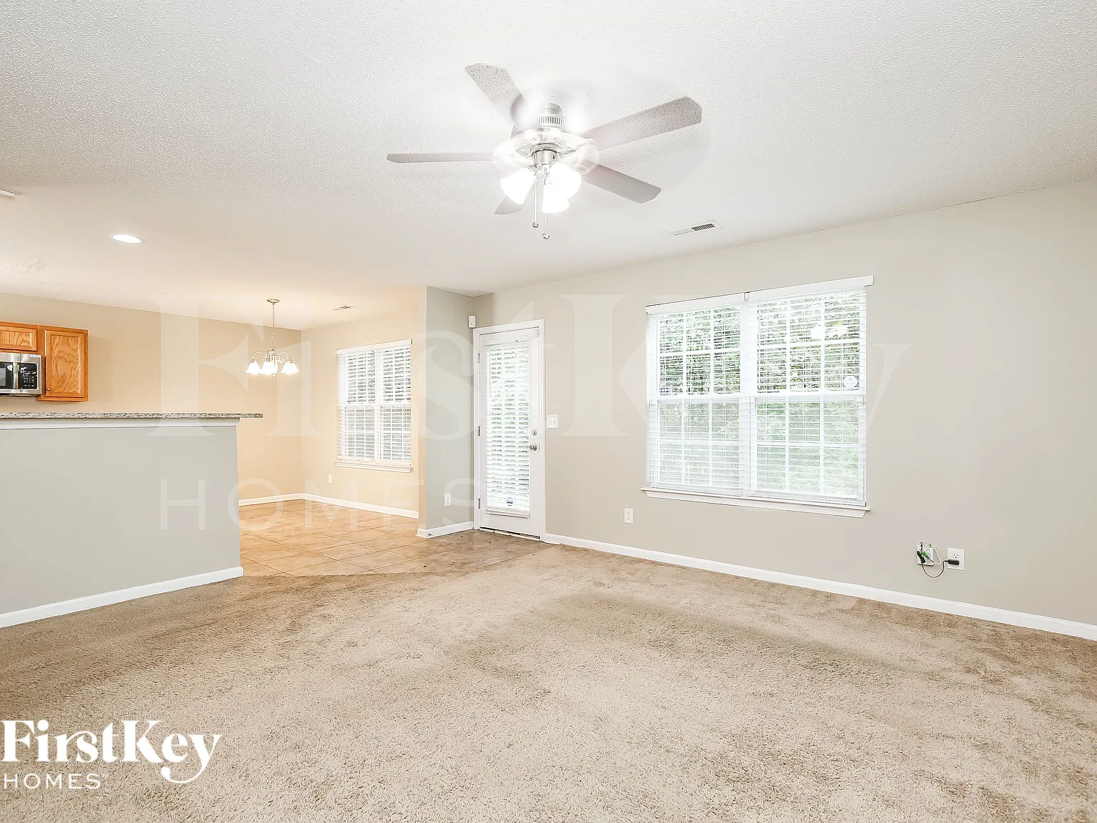 3 bed, 2.5 bath, 1824 sqft, $1,815 — Photo 4