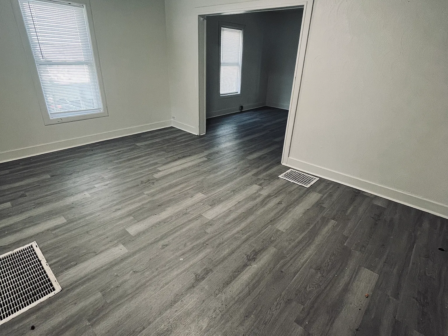 3 bed, 1250 sqft, $1,300 — Photo 3