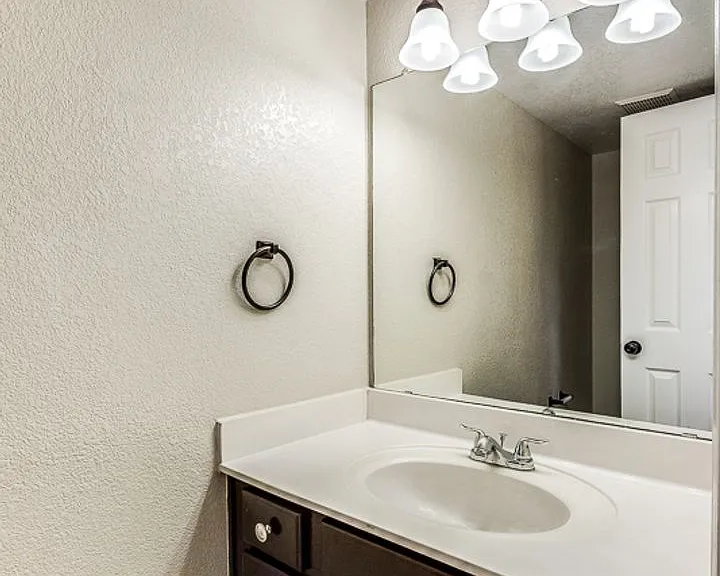 900 Tecate Pl — Photo 22