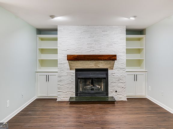 5th image of 807 Wynnes Ridge Cir SE