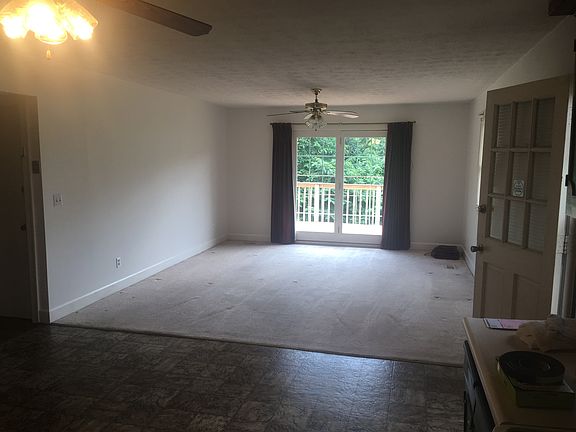 4th image of 483 Chestnut St