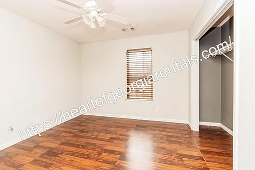 132 Coronation Dr Photo 1