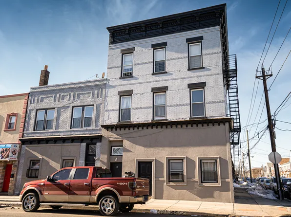 16 S 1st St, Elizabethport, NJ