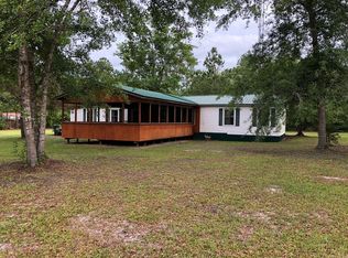 521 Harrington Rd, Waynesville, GA 31566