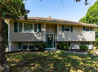 27 Buttermilk Dr, Poughkeepsie, NY 12601