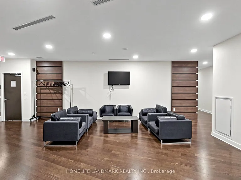 112 George St S #S508 — Photo 41
