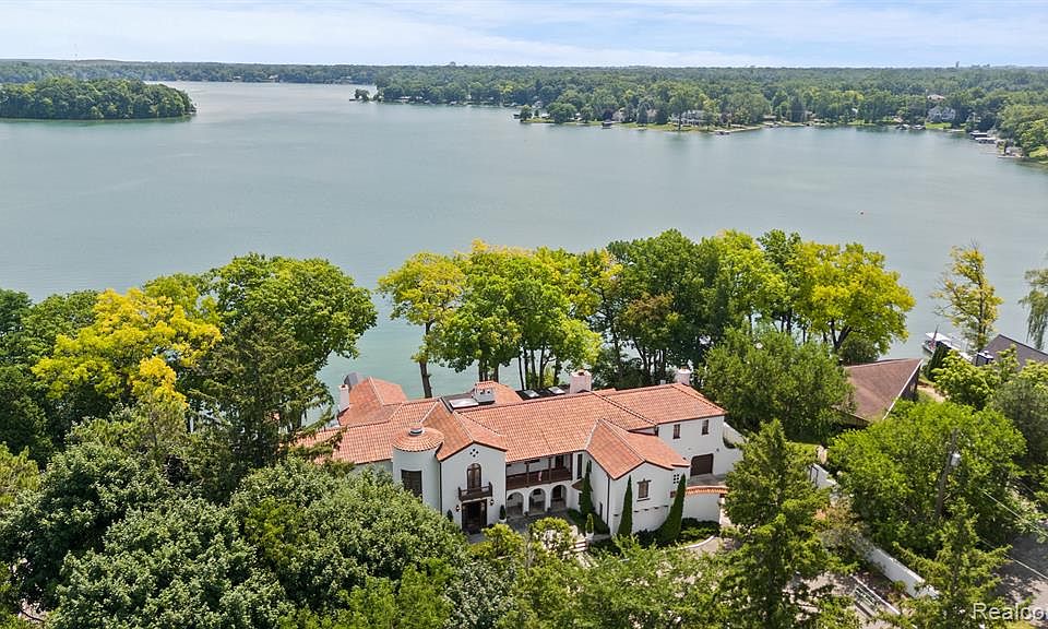 2384 Lake Angelus Ln, Lake Angelus, MI 48326 Zillow