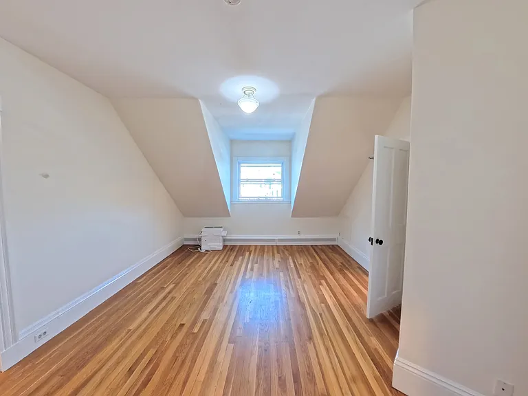 185 Davis Ave #8 — Photo 9