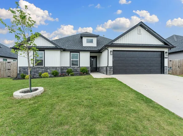 1130 Monarch Rd, Centerton, AR 72719