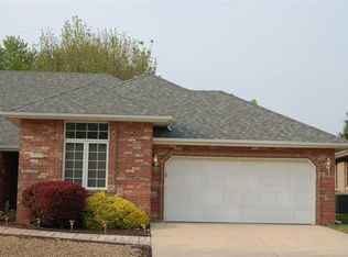 3211 W Sunset St, Springfield, MO 65807