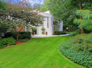 5 Heather Ln, Warren, NJ 07059