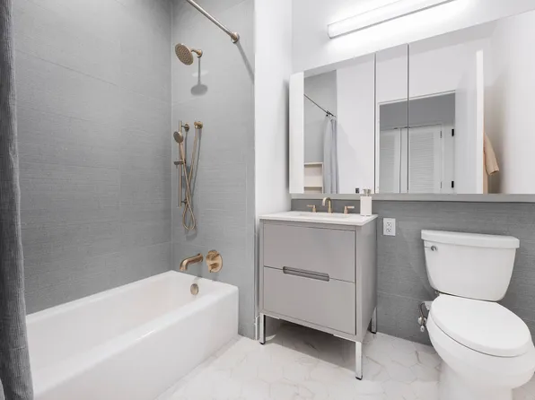 8 Court Square image 4 of 20