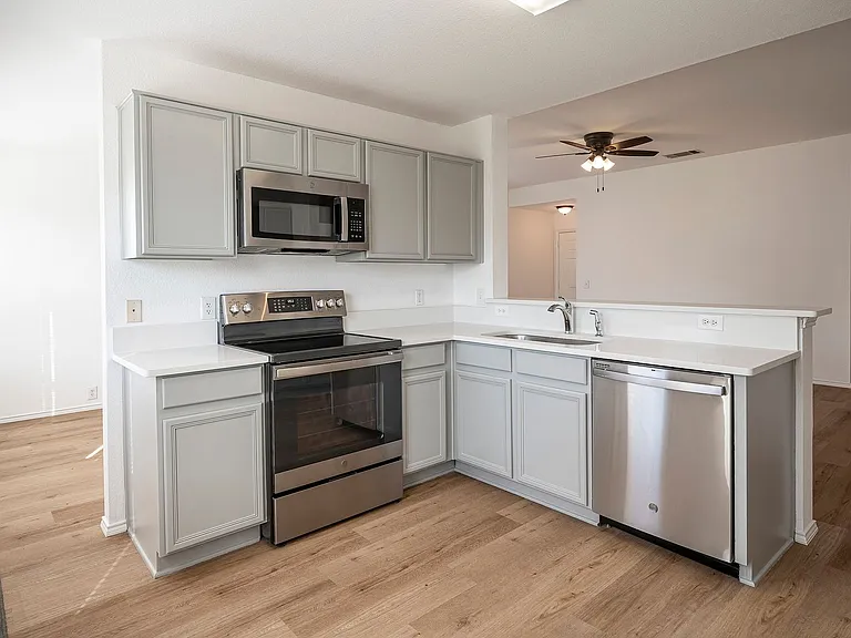 8924 King St — Photo 12