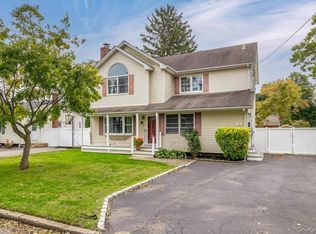 44 Garfield Pl, East Northport, NY 11731