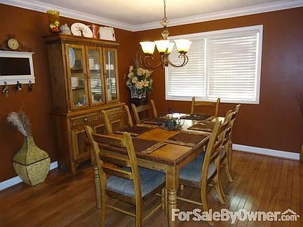 4th image of 1302 Sunnyside Dr