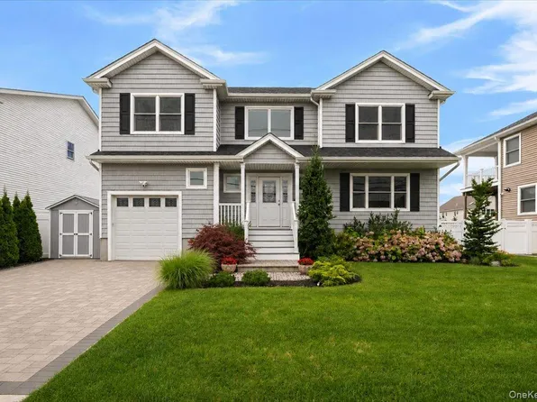 2548 Ocean Avenue, Seaford, NY 11783