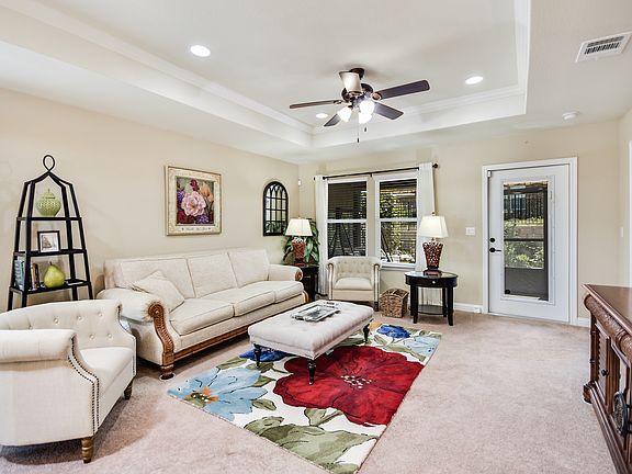 3rd image of 105 Alamosa Creek Ln