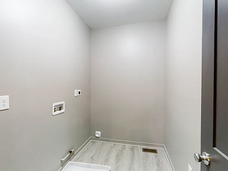 1238 E Mound St — Photo 4