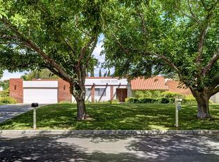 201 Canyon Dr, Las Vegas, NV 89107