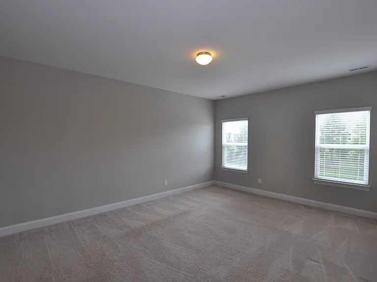 1004 Sterling Dr — Photo 28