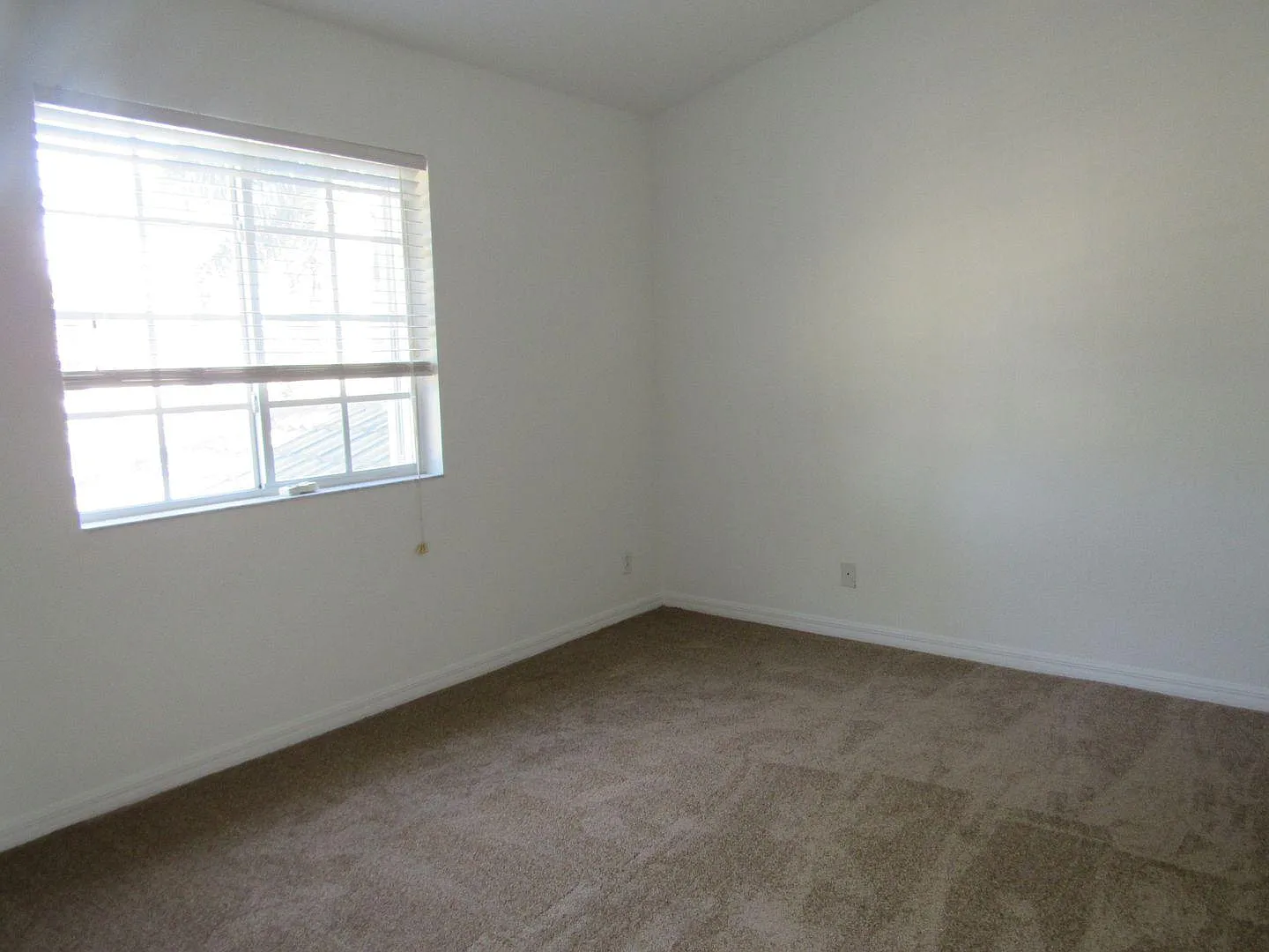 2 bed, 2.5 bath, 1200 sqft, $1,500 — Photo 4