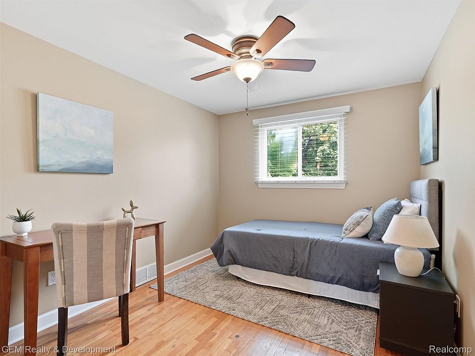 910 Virginia St, photo 22