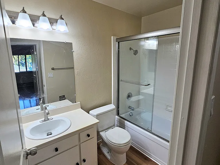 4217 McKellar Ln — Photo 7
