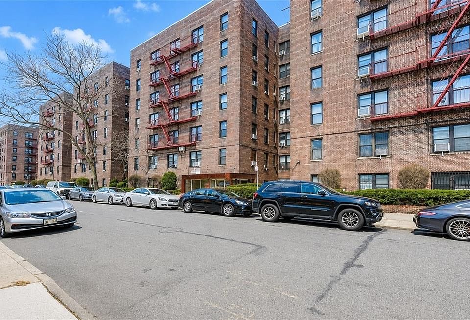1st image of 2400 E 3rd St #326